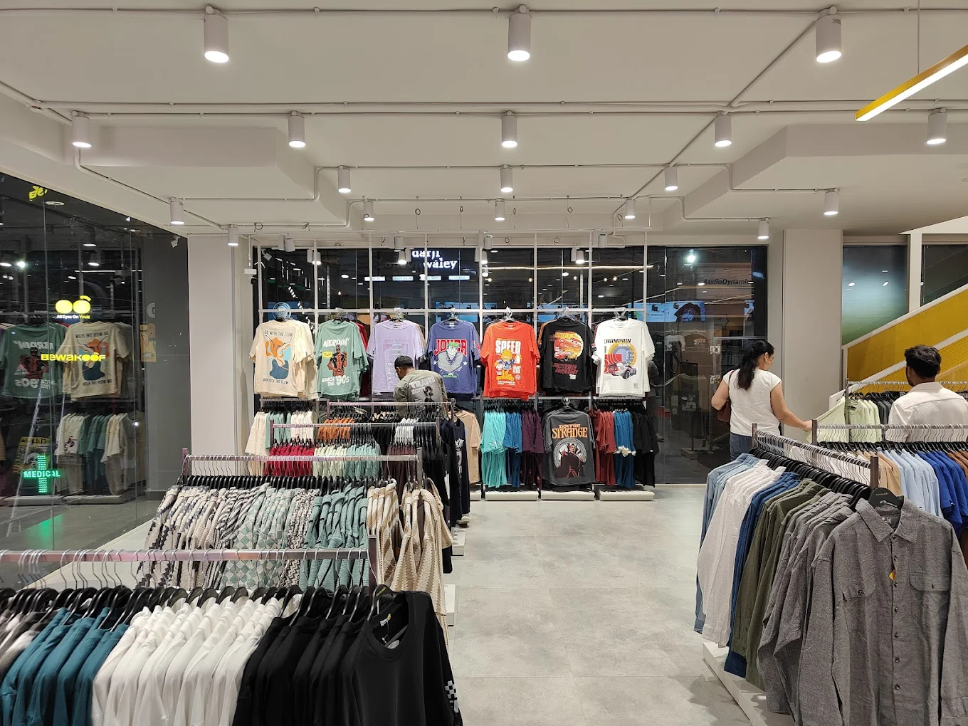 BEWAKOOF STORE – View 2