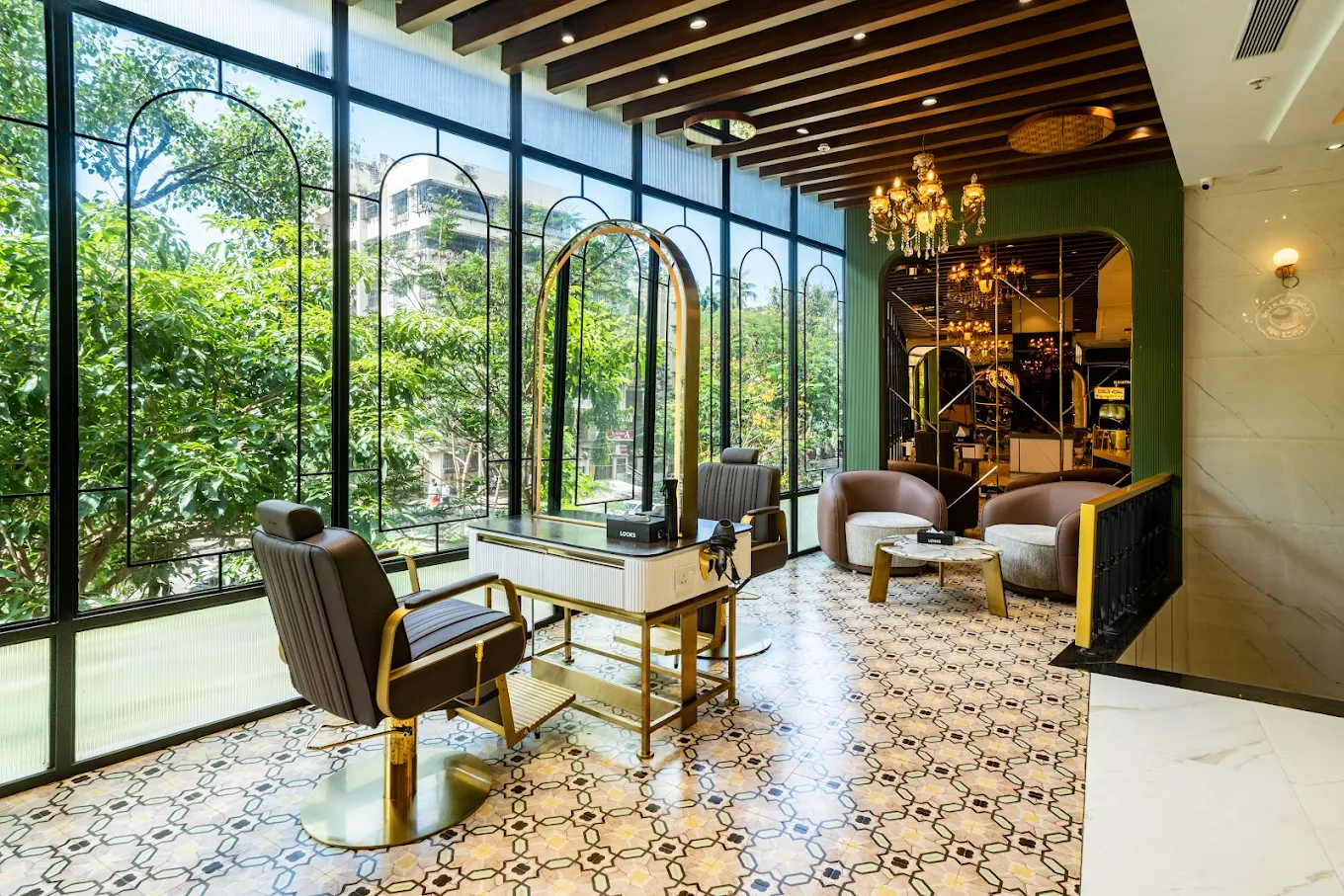 LOOKS SALON – JUHU – View 4