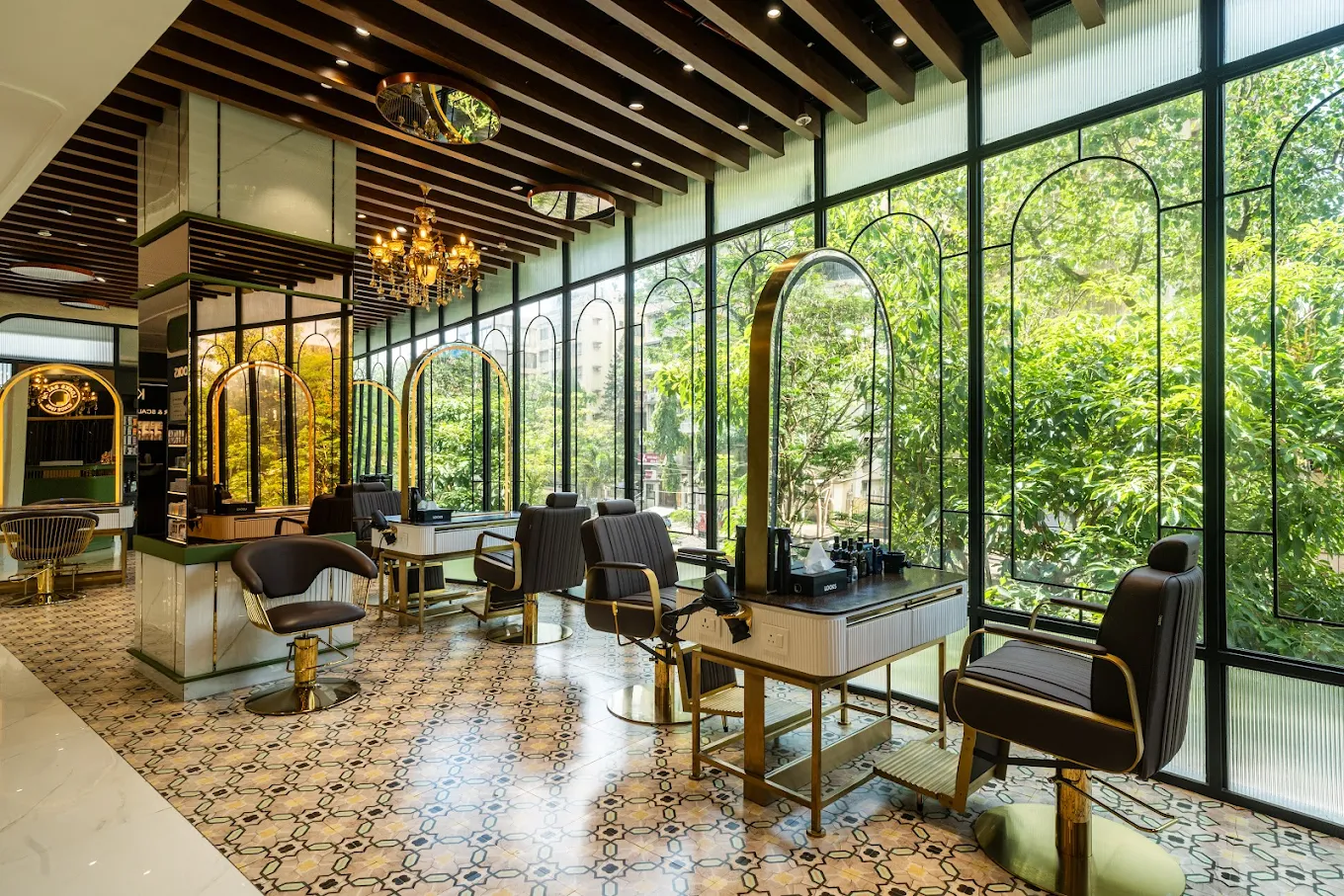 LOOKS SALON – JUHU – View 3